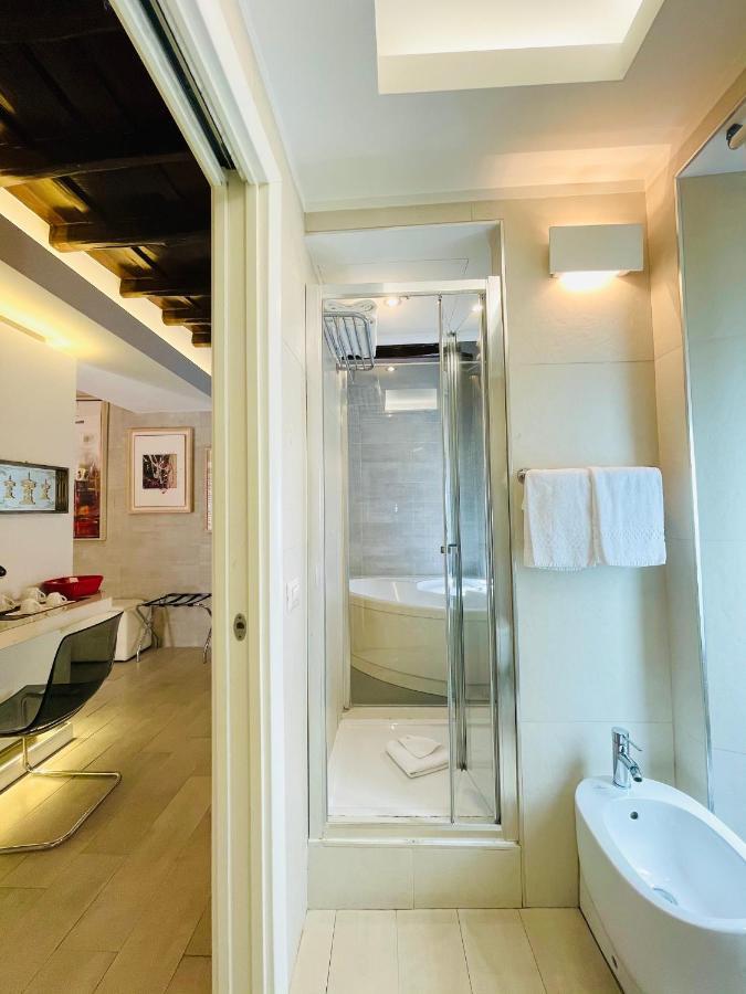 Town House Spagna- Luxury Rooms With Jacuzzi Bath Rome Luaran gambar