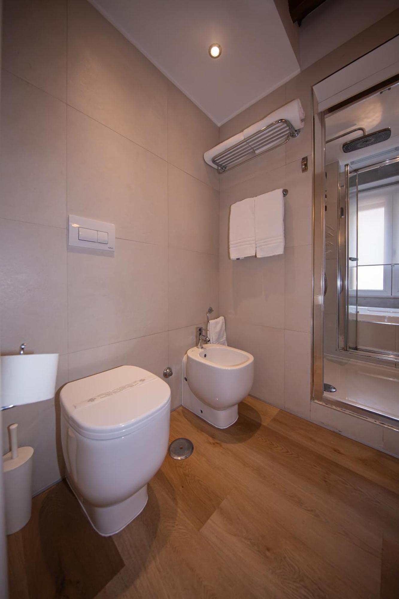 Town House Spagna- Luxury Rooms With Jacuzzi Bath Rome Luaran gambar