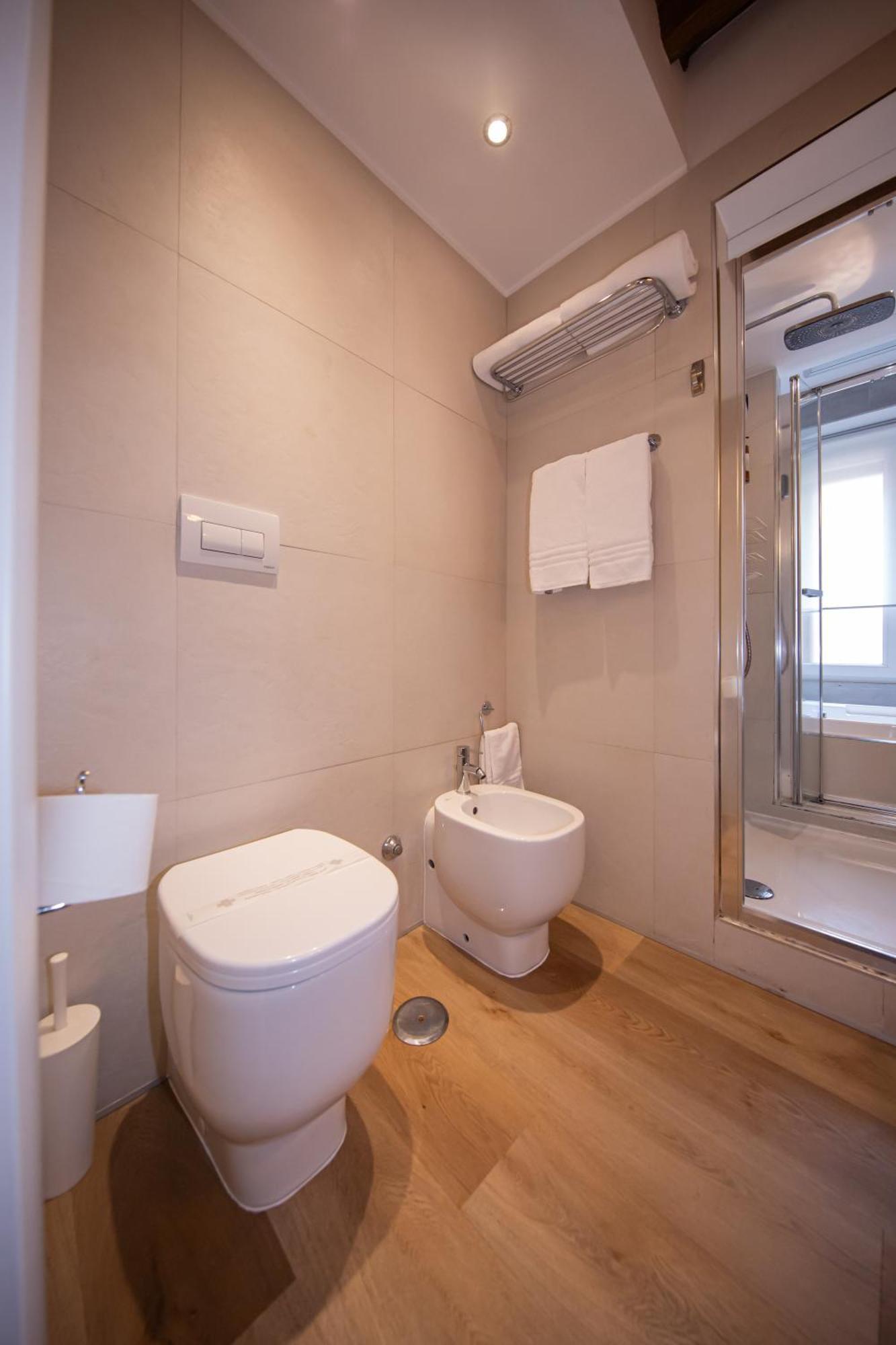 Town House Spagna- Luxury Rooms With Jacuzzi Bath Rome Luaran gambar